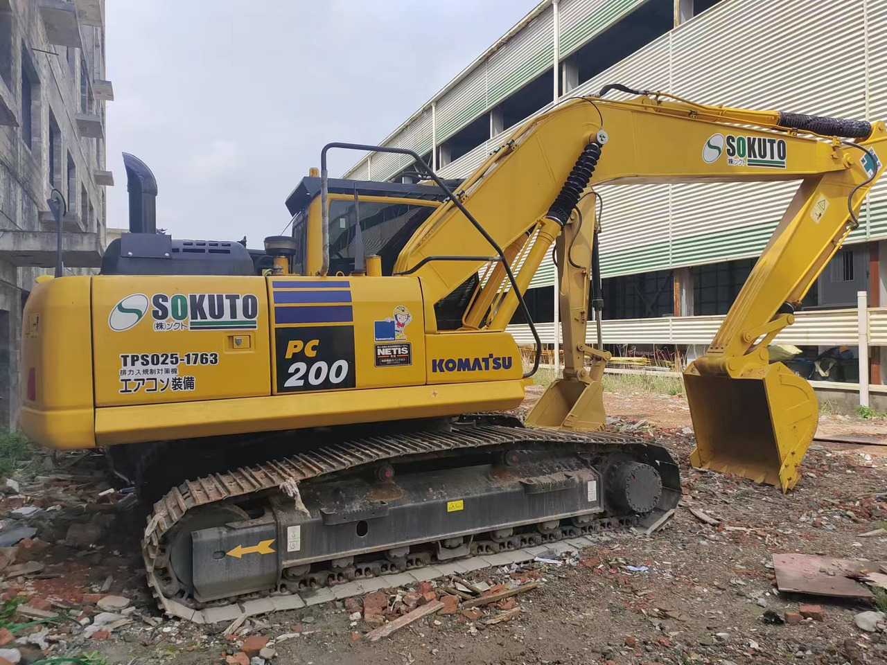 KOMATSU PC200-8N1 - Escavadora de rastos: foto 1 KOMATSU PC200-8N1 - Escavadora de rastos: foto 1