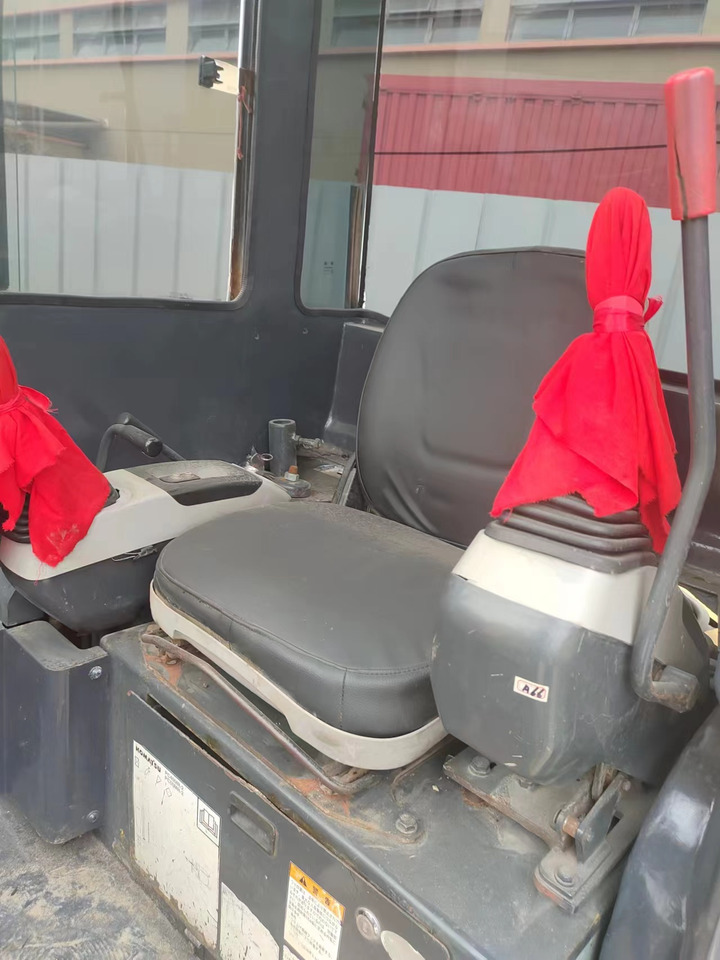 KOMATSU PC40MR - Mini escavadeira: foto 4 KOMATSU PC40MR - Mini escavadeira: foto 4