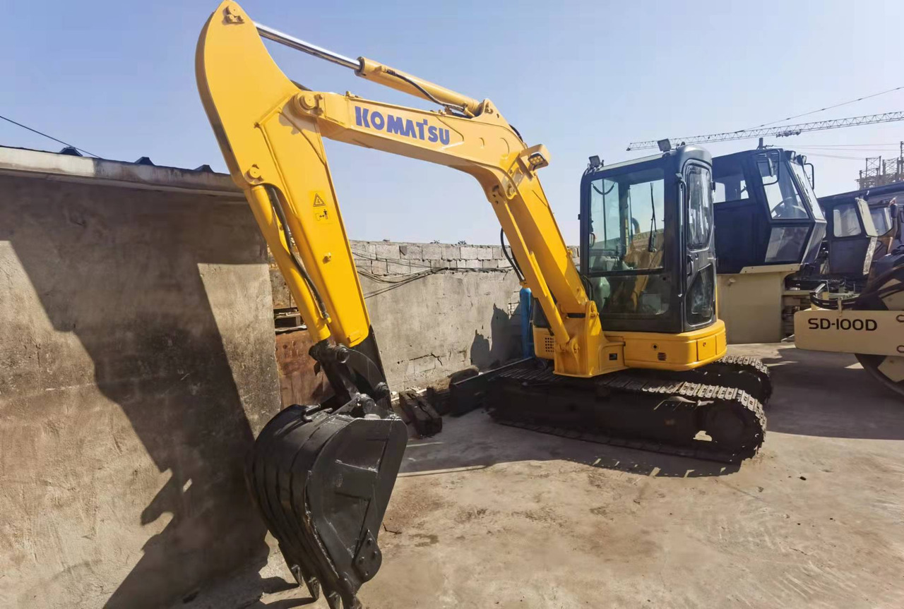 KOMATSU PC55MR-2 - Mini escavadeira: foto 1 KOMATSU PC55MR-2 - Mini escavadeira: foto 1