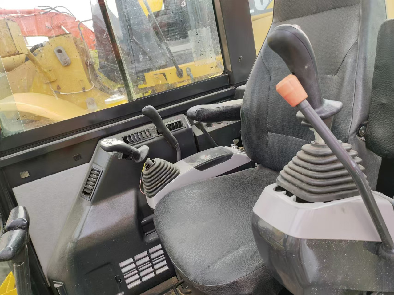 KOMATSU PC56-7 PC56 - Mini escavadeira: foto 5 KOMATSU PC56-7 PC56 - Mini escavadeira: foto 5