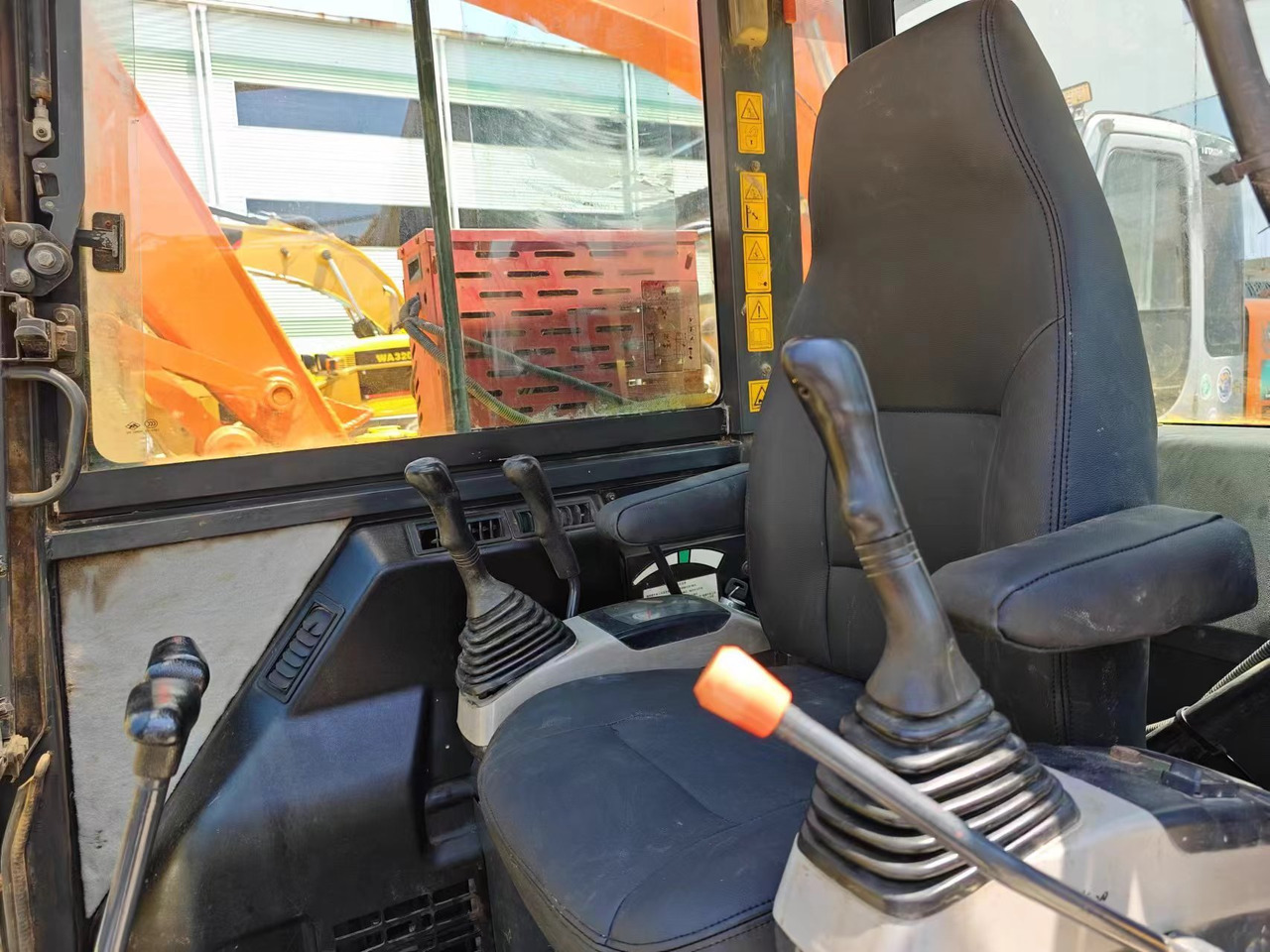 KOMATSU PC58 - Mini escavadeira: foto 3 KOMATSU PC58 - Mini escavadeira: foto 3