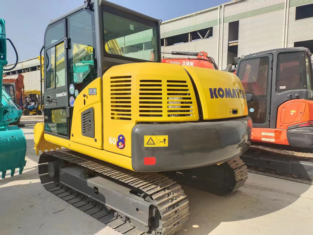 KOMATSU PC60-8 - Mini escavadeira: foto 3 KOMATSU PC60-8 - Mini escavadeira: foto 3