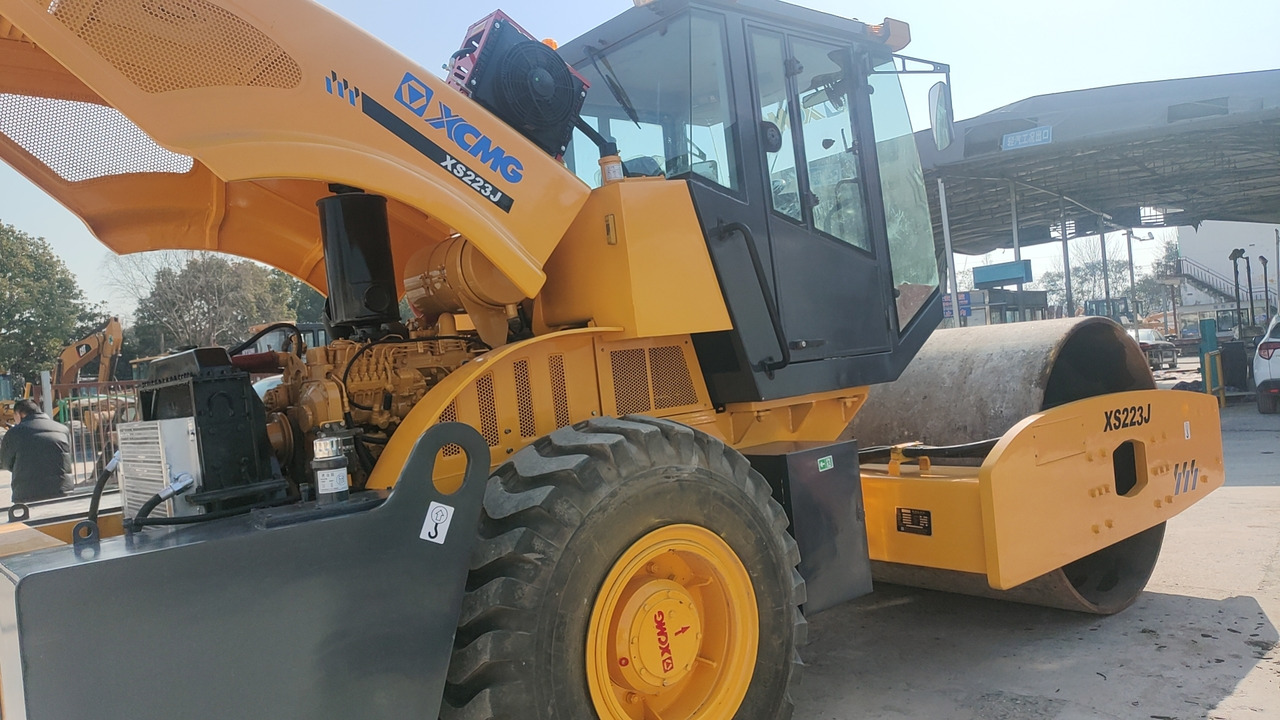 XCMG XS223J - Compactador de asfalto: foto 2 XCMG XS223J - Compactador de asfalto: foto 2