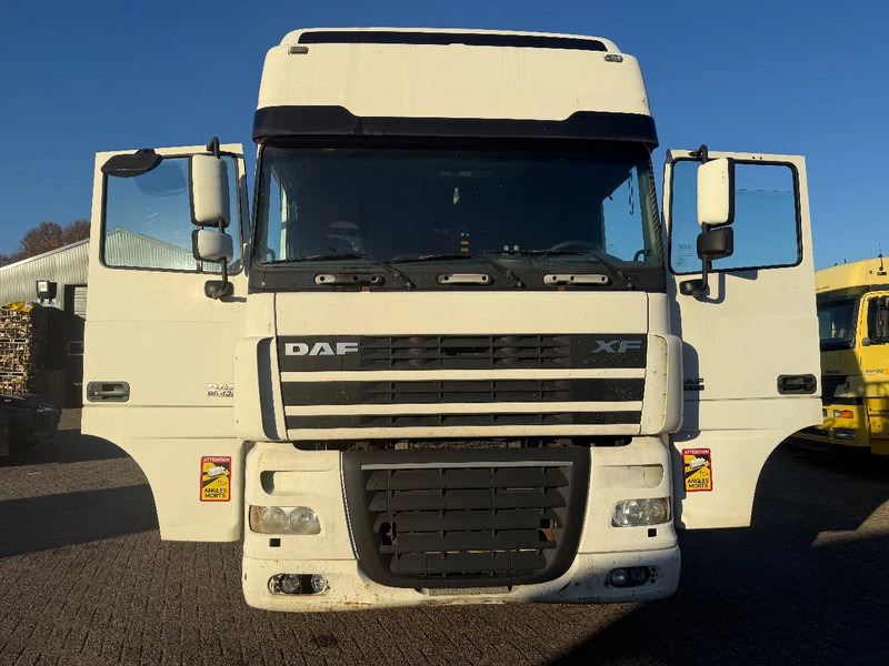 DAF XF 95.430 Tractor Unit - Tractor: foto 2 DAF XF 95.430 Tractor Unit - Tractor: foto 2