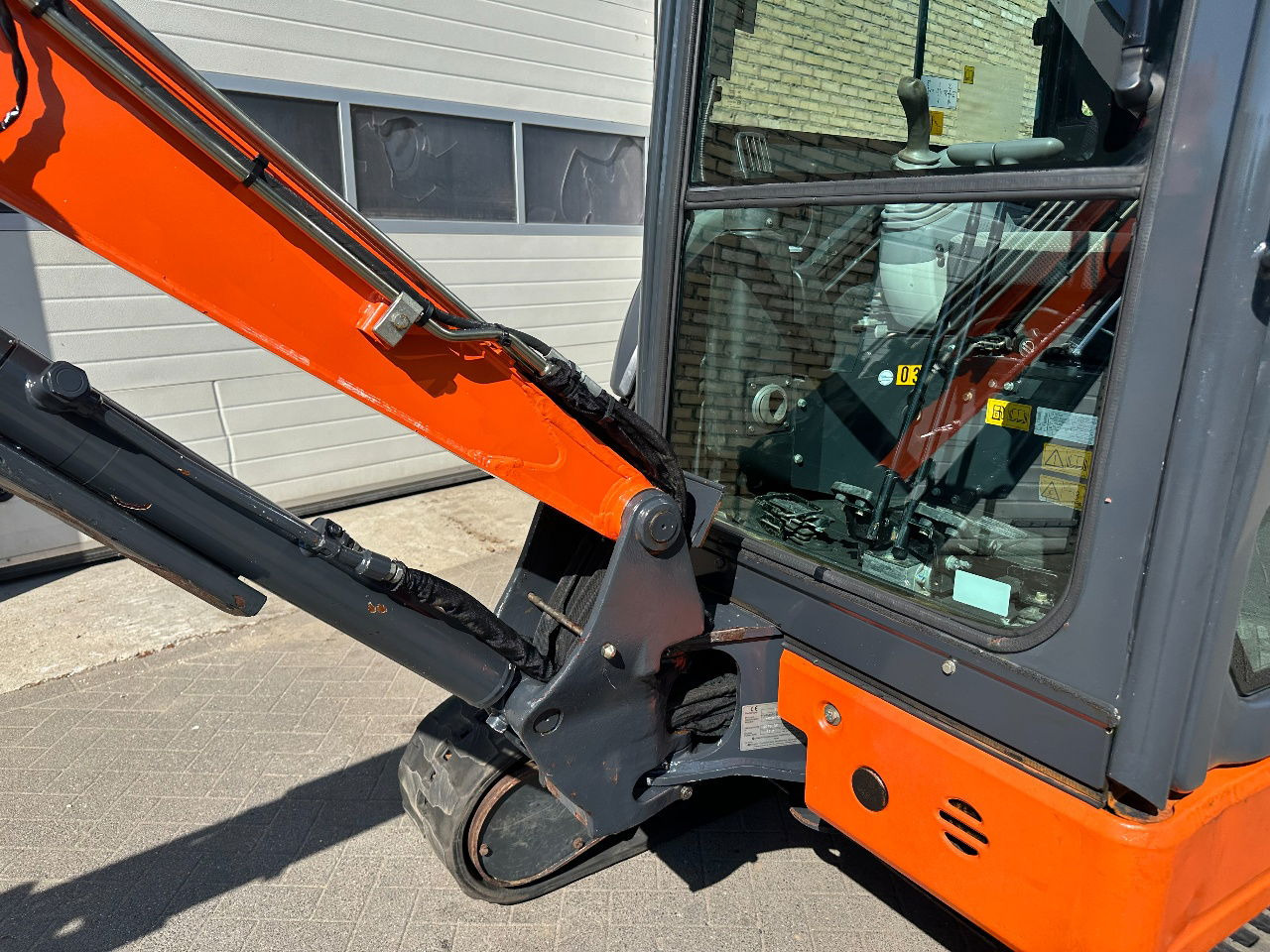 Mini escavadeira Hitachi ZX26U-6CR: foto 19