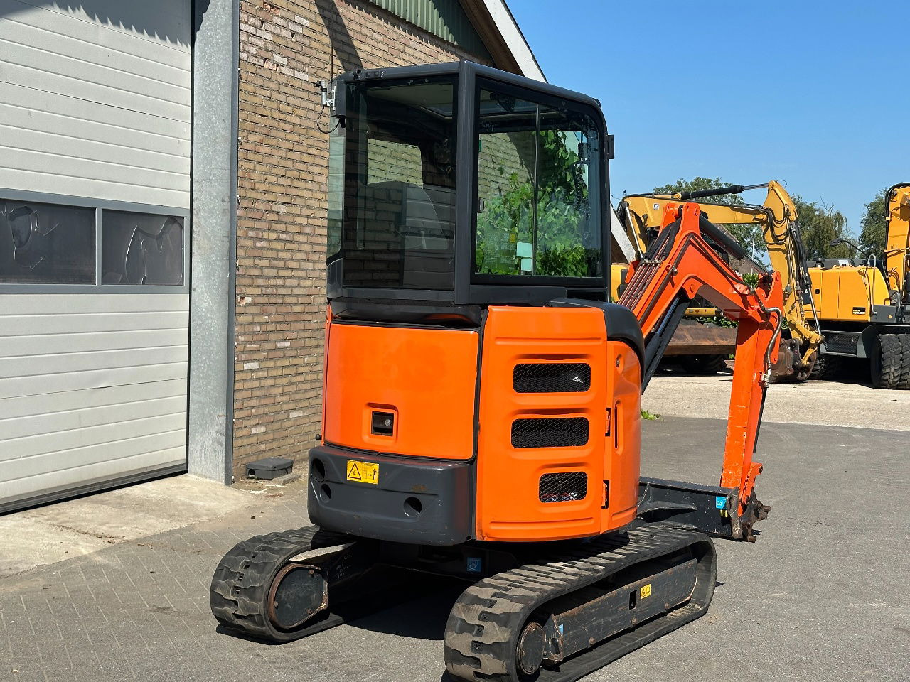 Mini escavadeira Hitachi ZX26U-6CR: foto 7