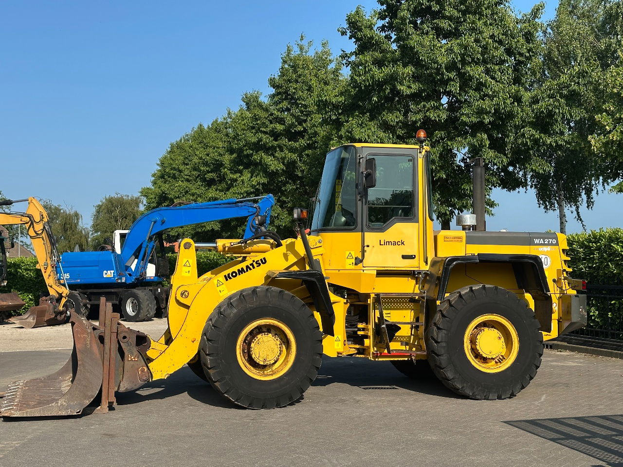 Komatsu WA270-3 - Carregadeira de rodas: foto 2 Komatsu WA270-3 - Carregadeira de rodas: foto 2