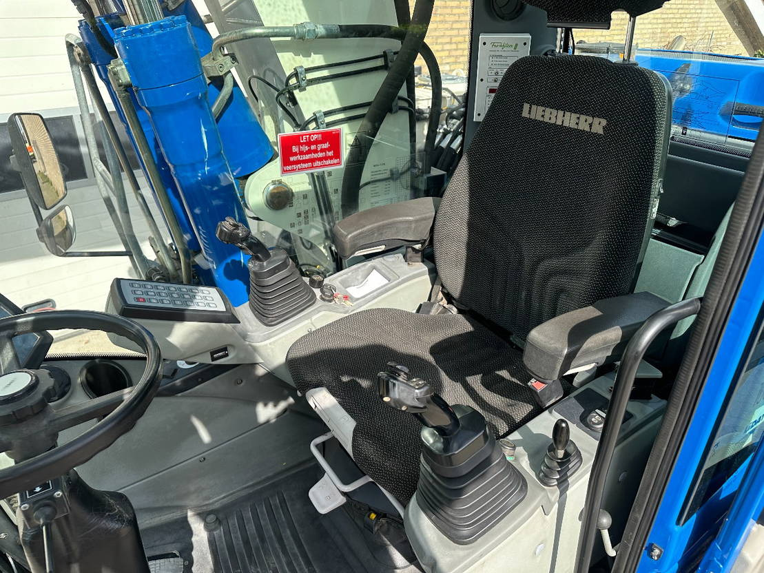 Escavadeira de rodas Liebherr A914: foto 8 Escavadeira de rodas Liebherr A914: foto 8