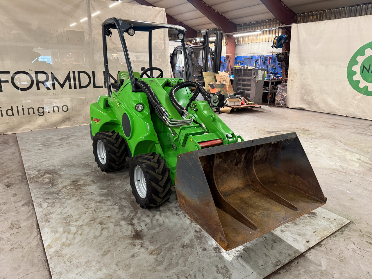 Carregadeira articulada Avant M520: foto 6