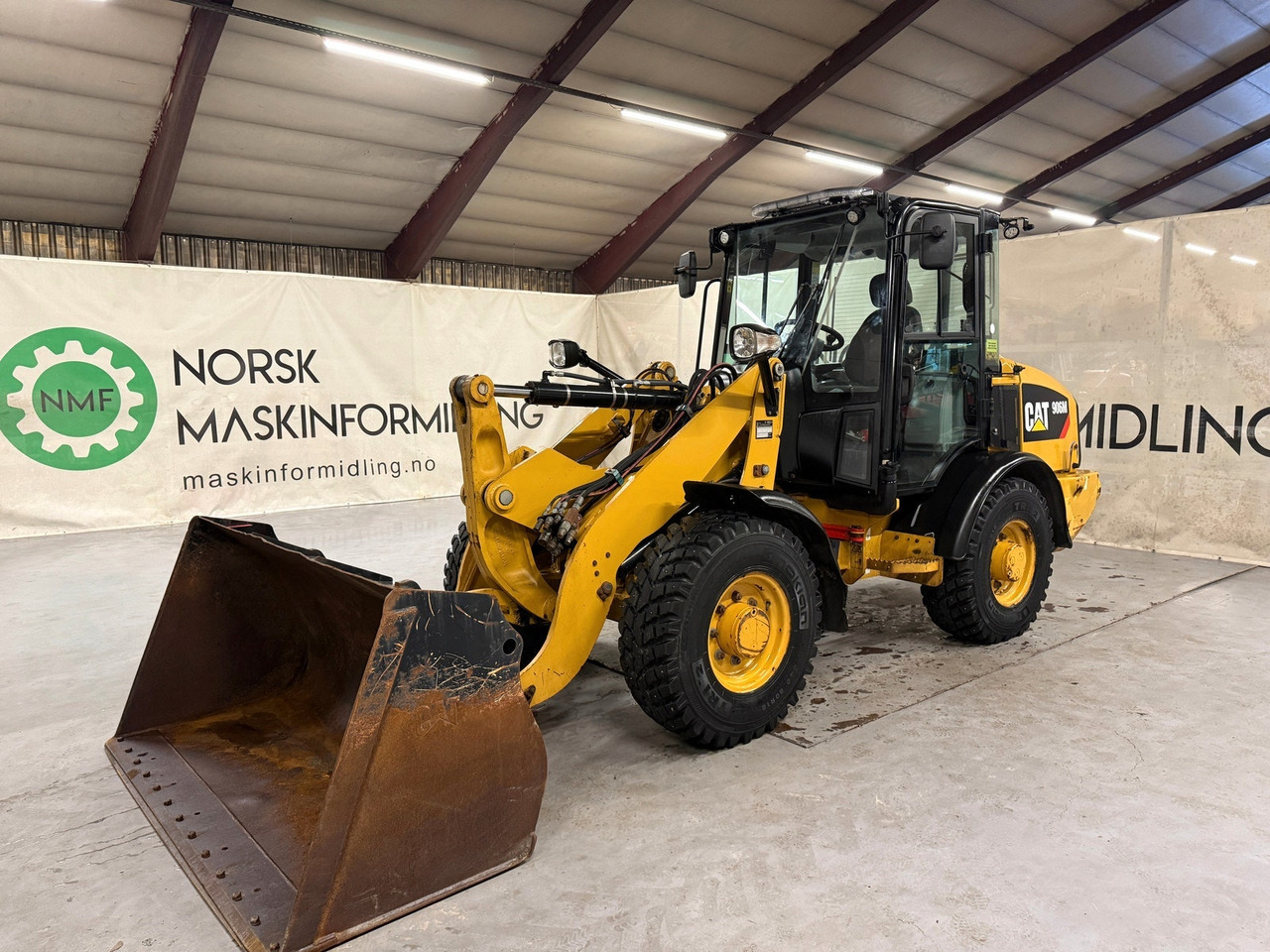 Cat 906M High Flow, 40 km/t med skuff og plog # TIL LEIE# - Carregadeira de rodas: foto 1 Cat 906M High Flow, 40 km/t med skuff og plog # TIL LEIE# - Carregadeira de rodas: foto 1