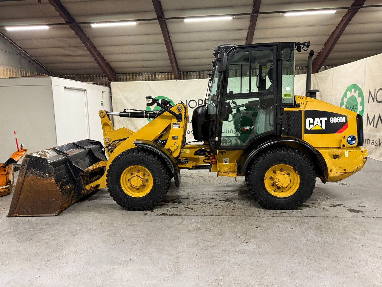 Cat 906M High Flow, 40 km/t med skuff og plog # TIL LEIE# - Carregadeira de rodas: foto 2 Cat 906M High Flow, 40 km/t med skuff og plog # TIL LEIE# - Carregadeira de rodas: foto 2