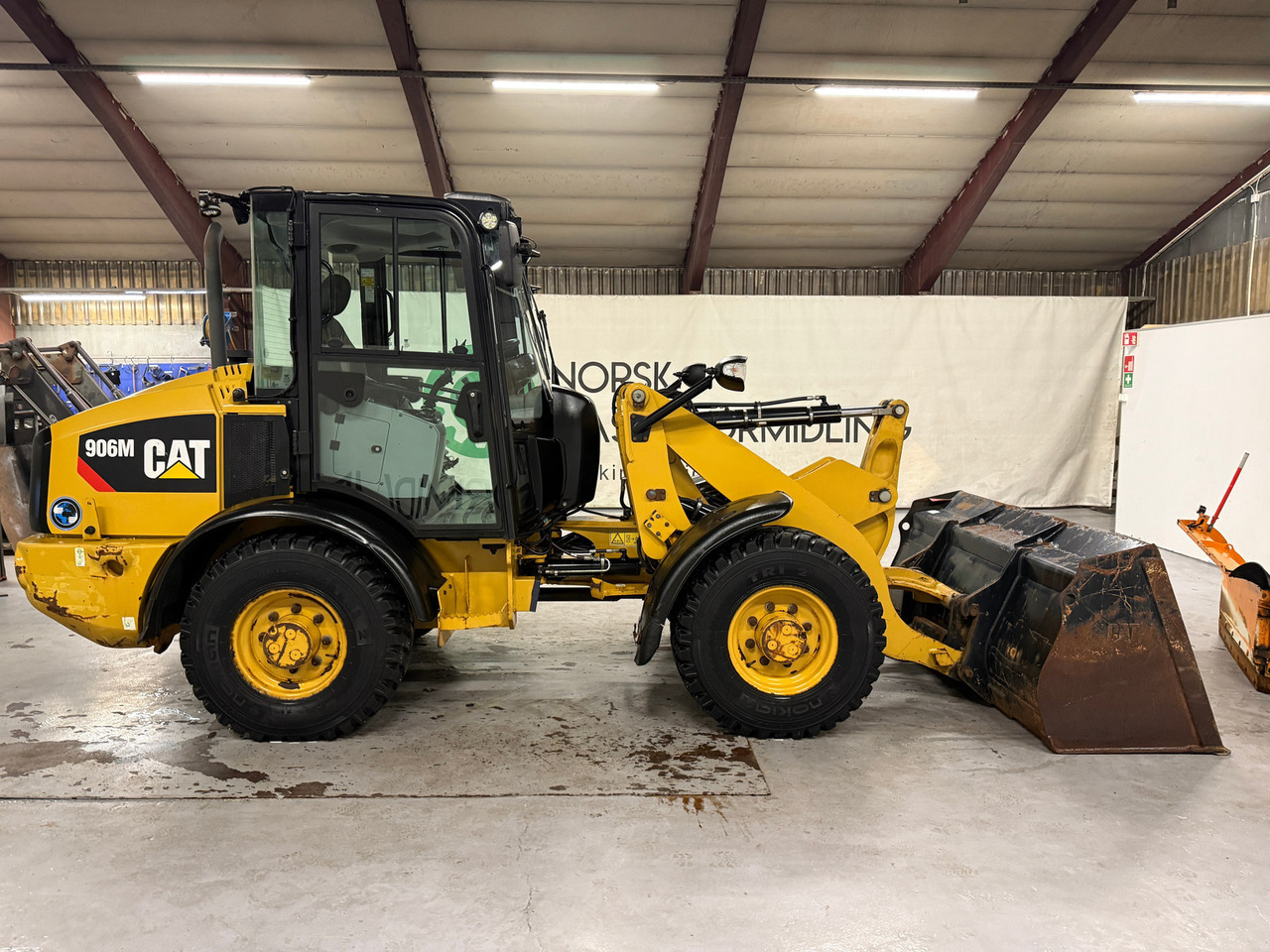 Cat 906M High Flow, 40 km/t med skuff og plog # TIL LEIE# - Carregadeira de rodas: foto 5 Cat 906M High Flow, 40 km/t med skuff og plog # TIL LEIE# - Carregadeira de rodas: foto 5