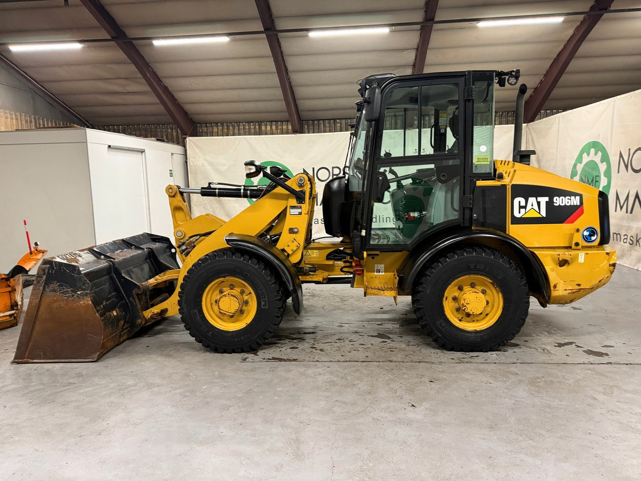 Cat 906M High Flow, 40 km/t med skuff og plog # TIL LEIE# - Carregadeira de rodas: foto 2 Cat 906M High Flow, 40 km/t med skuff og plog # TIL LEIE# - Carregadeira de rodas: foto 2