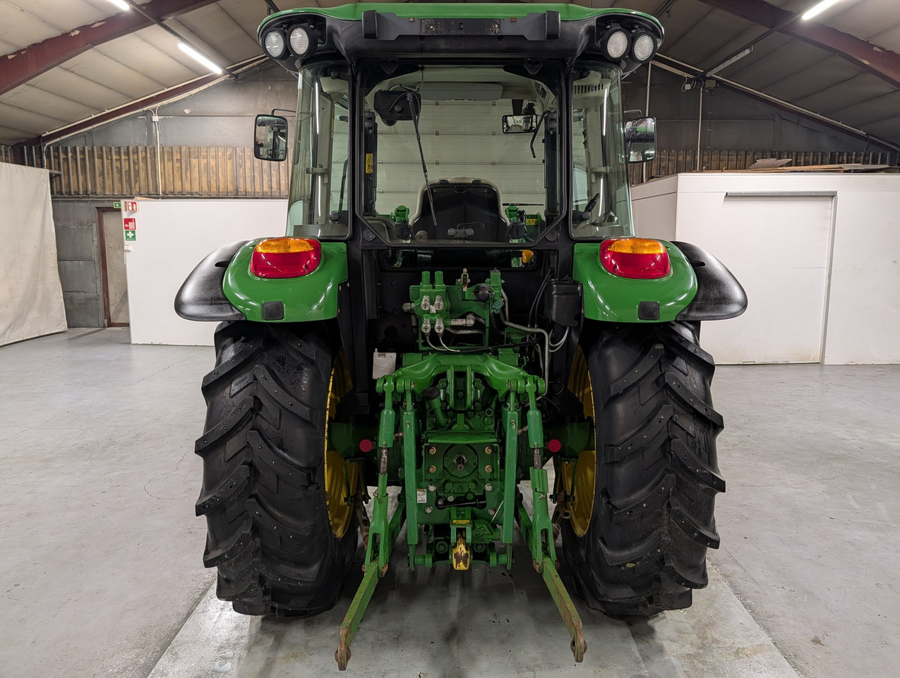 John Deere 5085M - Trator: foto 4 John Deere 5085M - Trator: foto 4