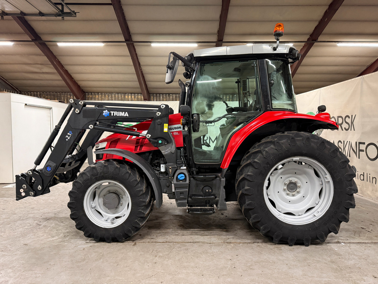 Massey Ferguson 5712 SL Dyna4 - Trator: foto 2 Massey Ferguson 5712 SL Dyna4 - Trator: foto 2