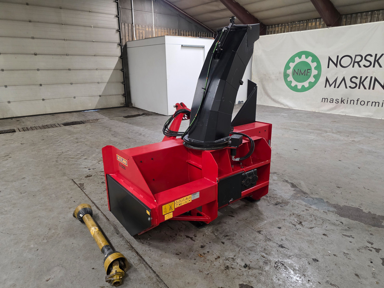 Westbjørn E-220 2 trinns med kantskjær, som ny. - Removedor de neve: foto 4 Westbjørn E-220 2 trinns med kantskjær, som ny. - Removedor de neve: foto 4