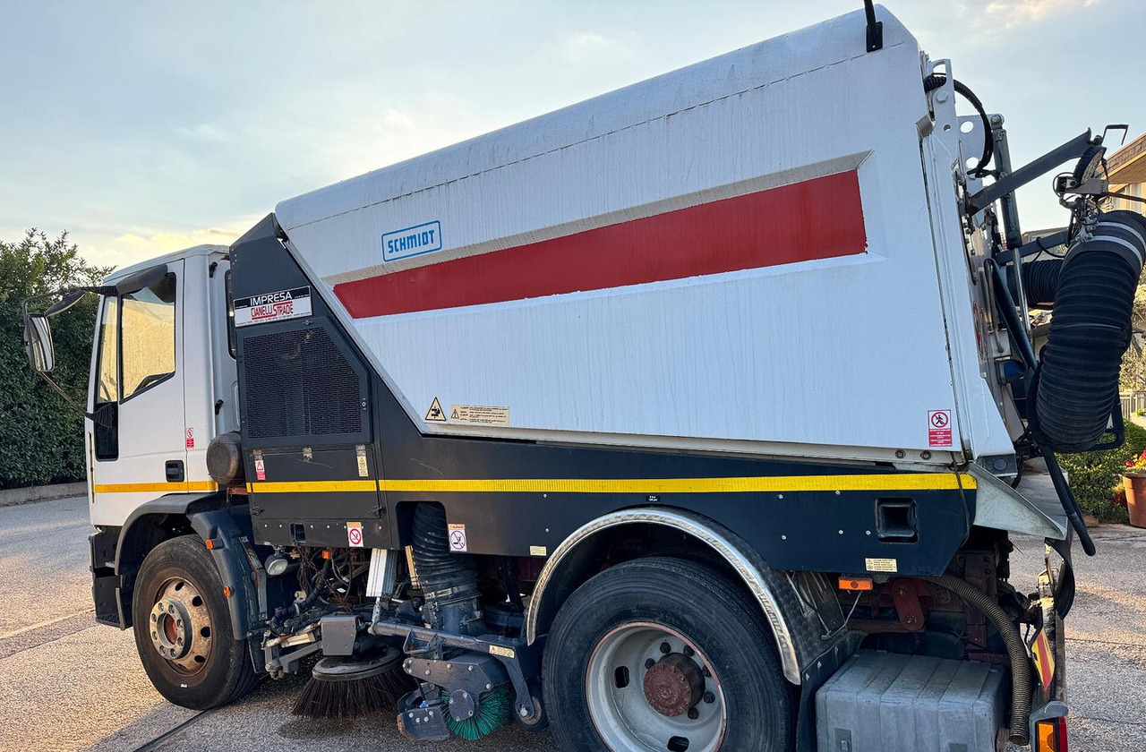 Iveco EuroCargo 150E18 spazzatrice - Varredora urbana: foto 5 Iveco EuroCargo 150E18 spazzatrice - Varredora urbana: foto 5