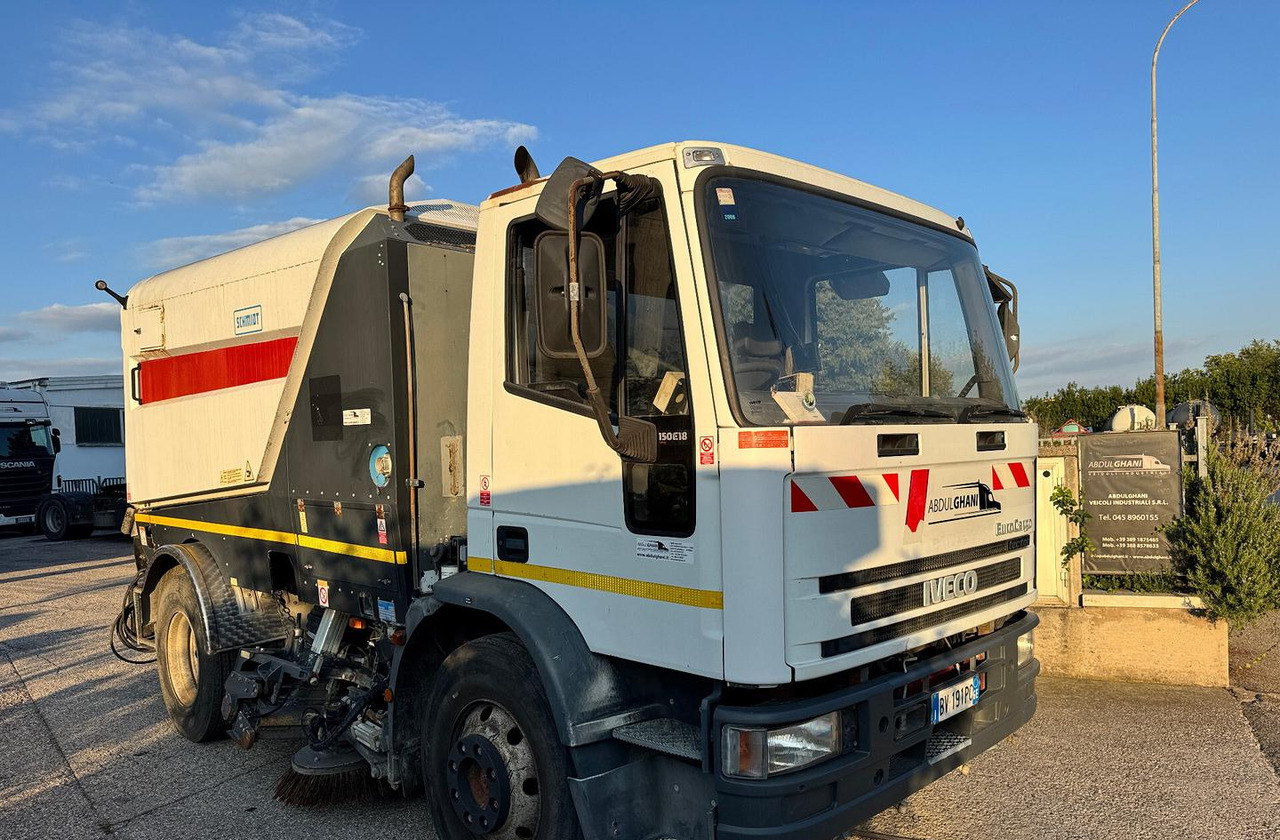 Iveco EuroCargo 150E18 spazzatrice - Varredora urbana: foto 2 Iveco EuroCargo 150E18 spazzatrice - Varredora urbana: foto 2