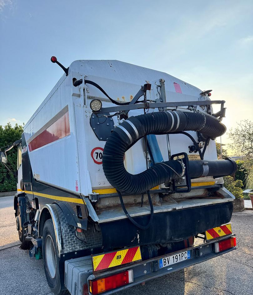 Iveco EuroCargo 150E18 spazzatrice - Varredora urbana: foto 4 Iveco EuroCargo 150E18 spazzatrice - Varredora urbana: foto 4