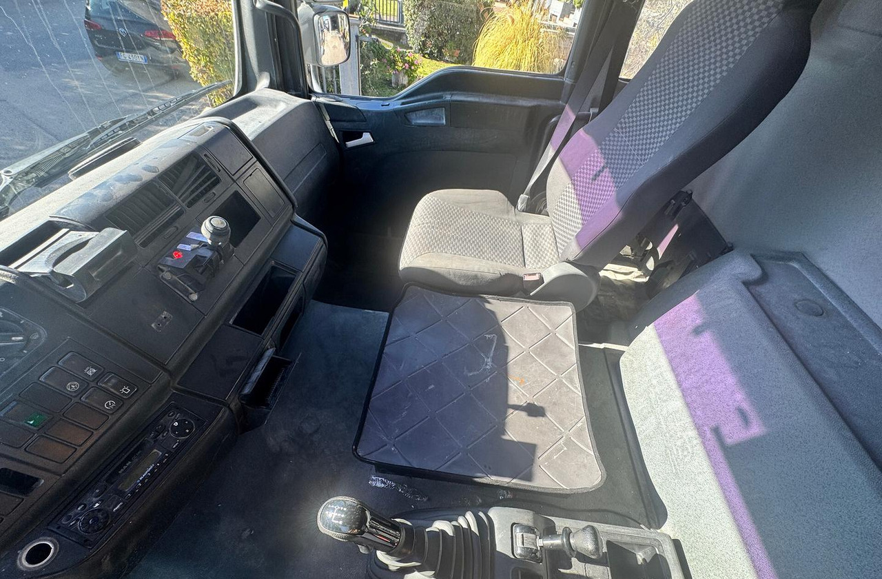 RIBALTABILE MAN TGA 41.480 (8X4) - Caminhão basculante: foto 5 RIBALTABILE MAN TGA 41.480 (8X4) - Caminhão basculante: foto 5