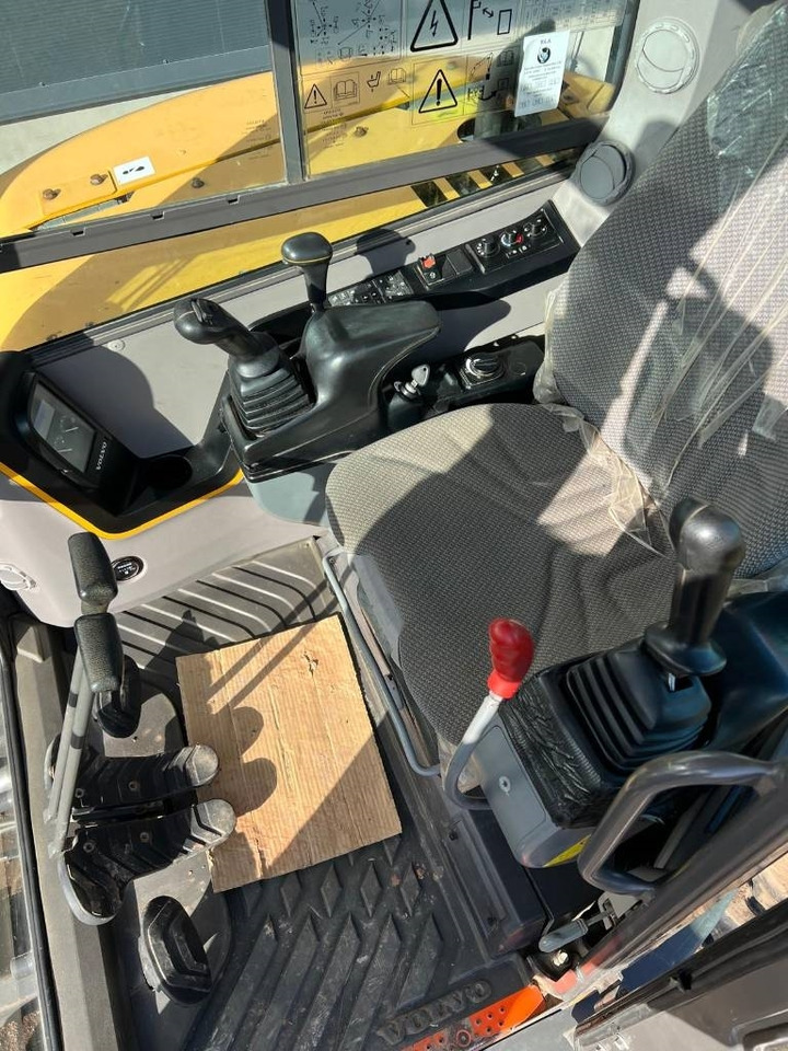 Mini escavadeira Volvo ECR 58 D: foto 13