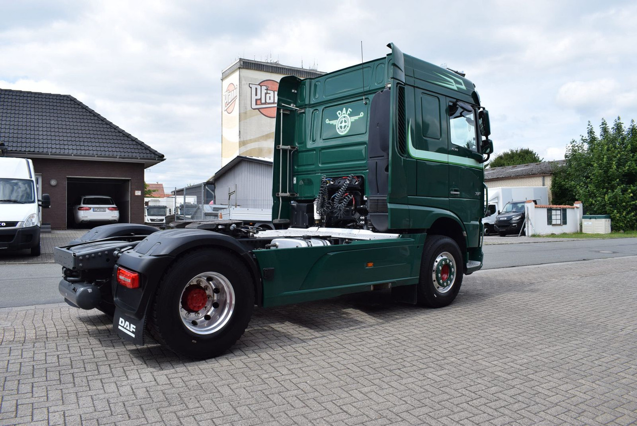 Tractor DAF  XF 530 FT Retarder Leder Standklima Hydraulik: foto 9