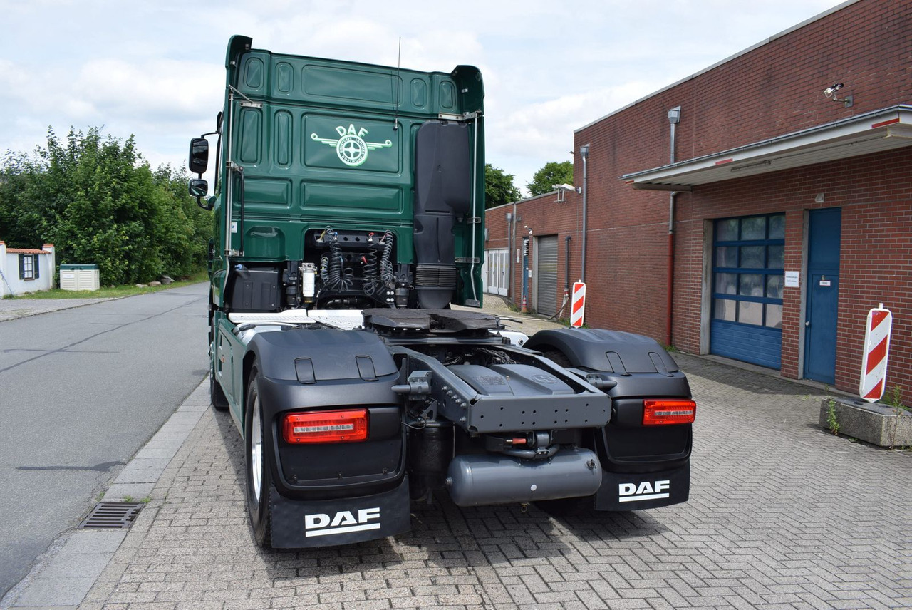 Tractor DAF  XF 530 FT Retarder Leder Standklima Hydraulik: foto 6