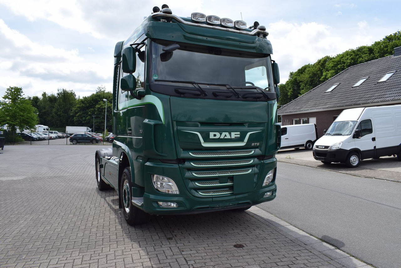 Tractor DAF  XF 530 FT Retarder Leder Standklima Hydraulik: foto 13