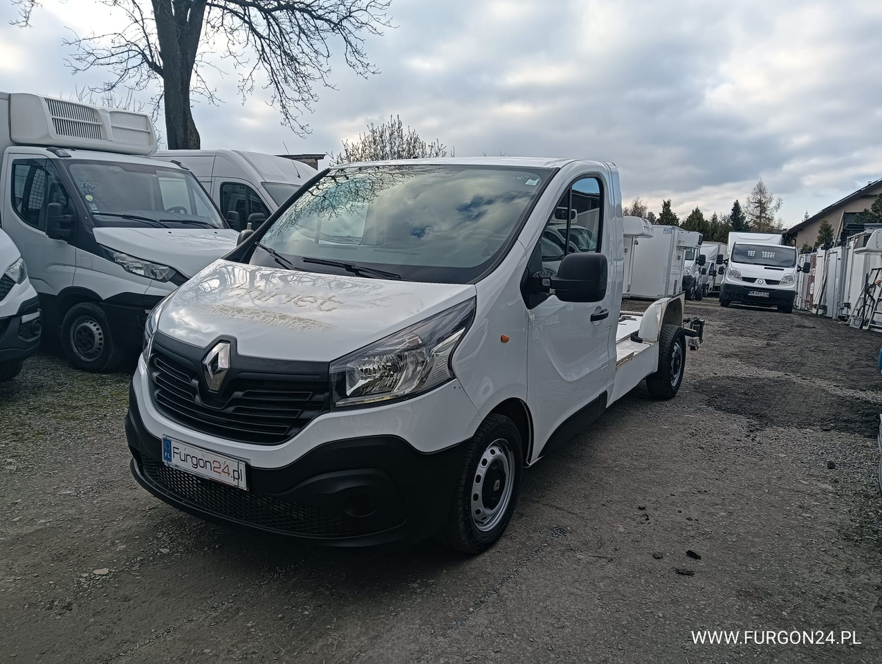 RENAULT TRAFIC PLATFORMA DO ZABUDOWY NR 625 - Furgão basculante: foto 1 RENAULT TRAFIC PLATFORMA DO ZABUDOWY NR 625 - Furgão basculante: foto 1