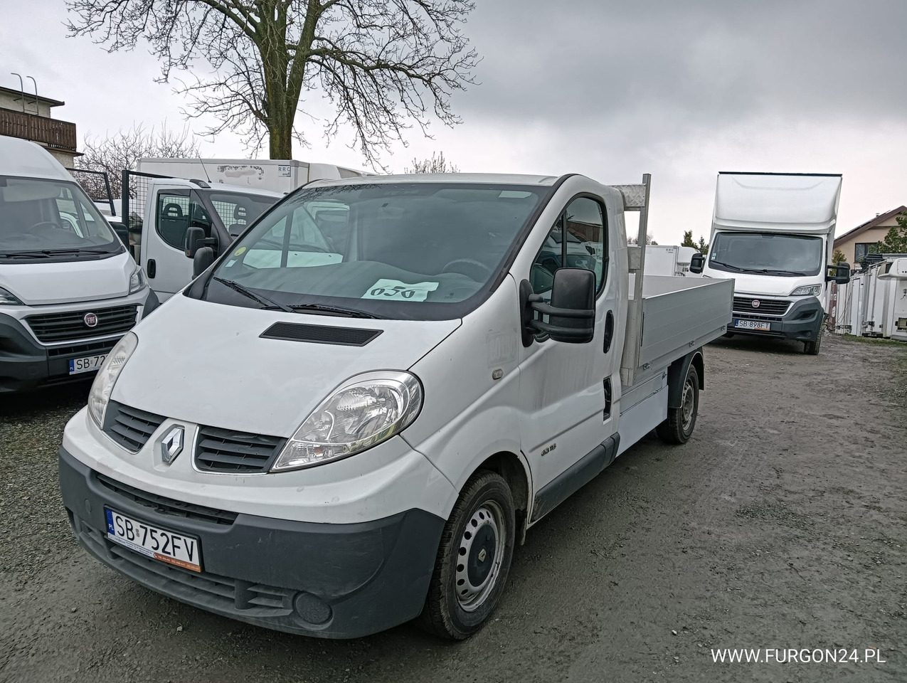 RENAULT TRAFIC PLATFORMA DO ZABUDOWY NR 625 - Furgão basculante: foto 4 RENAULT TRAFIC PLATFORMA DO ZABUDOWY NR 625 - Furgão basculante: foto 4