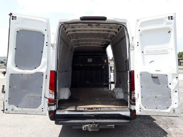 Furgão IVECO 35S15V: foto 8 Furgão IVECO 35S15V: foto 8
