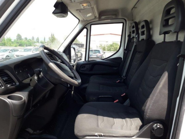 Furgão IVECO 35S15V: foto 9 Furgão IVECO 35S15V: foto 9