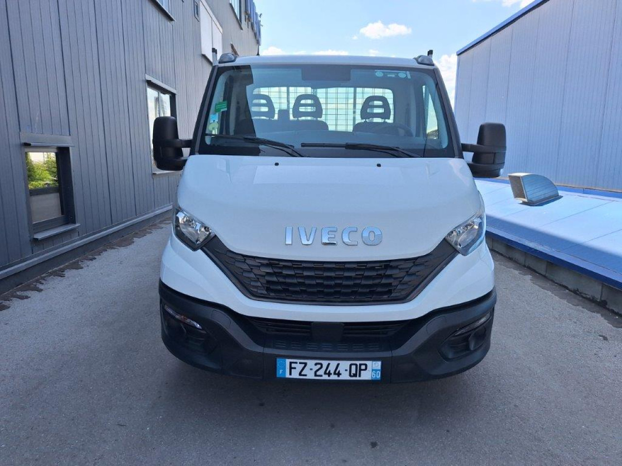 IVECO Daily 35C14 tipper - Furgão basculante: foto 2 IVECO Daily 35C14 tipper - Furgão basculante: foto 2