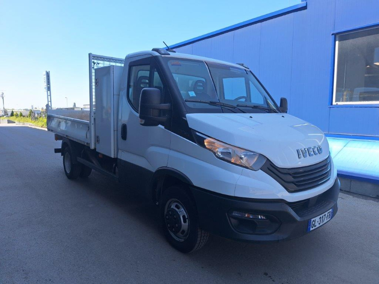 IVECO Daily 35C16 tipper - Furgão basculante: foto 2 IVECO Daily 35C16 tipper - Furgão basculante: foto 2