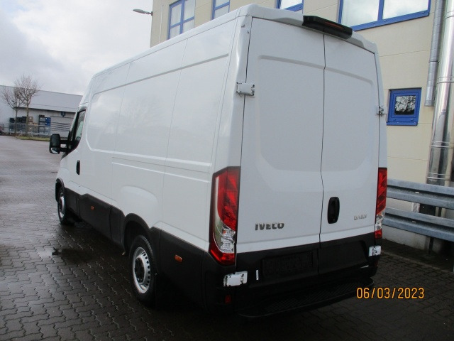 IVECO Daily 35S16V - Furgão: foto 4 IVECO Daily 35S16V - Furgão: foto 4