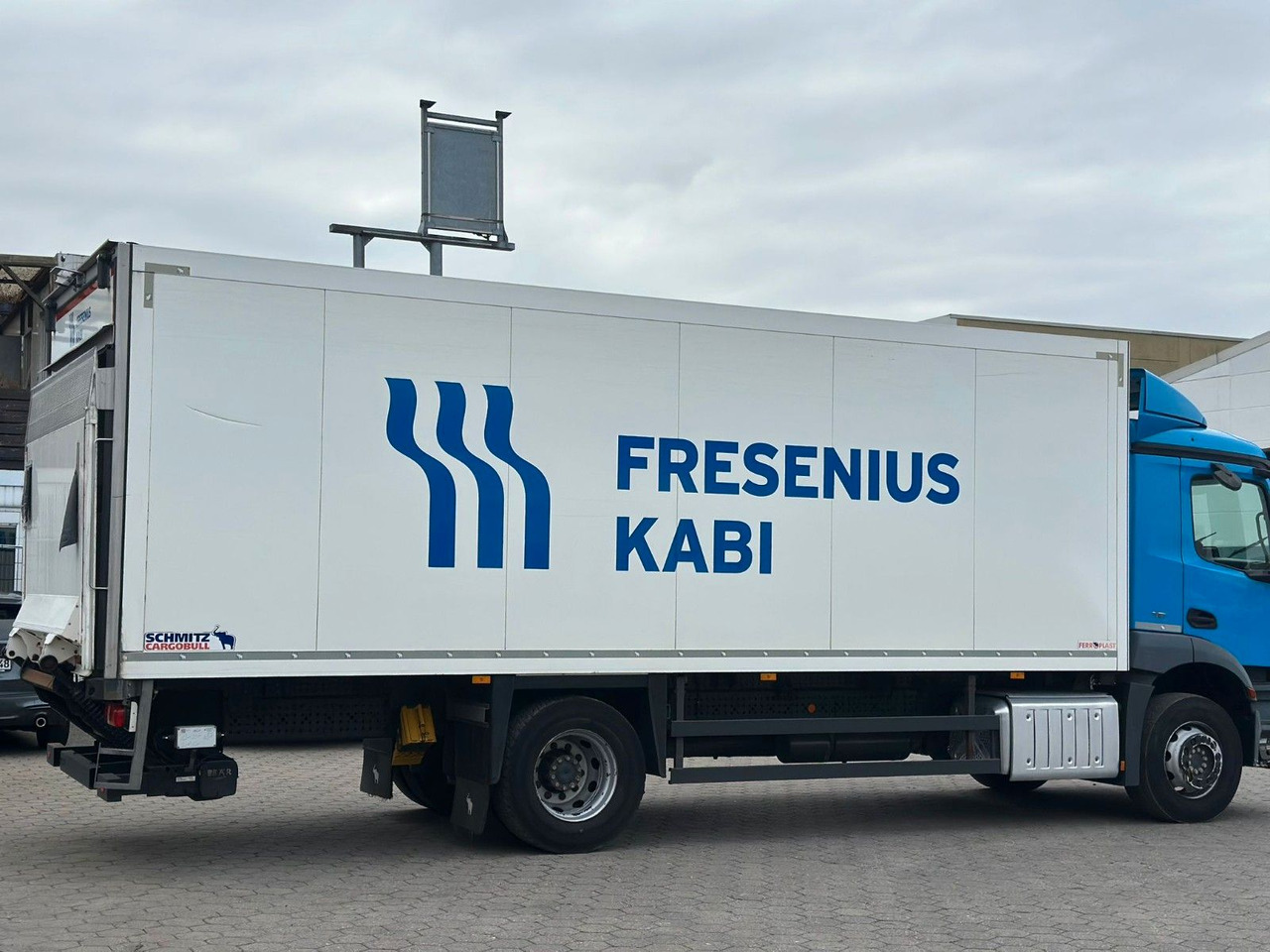 Mercedes-Benz Antos 1830+Isolierkoffer - Caminhão furgão: foto 4 Mercedes-Benz Antos 1830+Isolierkoffer - Caminhão furgão: foto 4