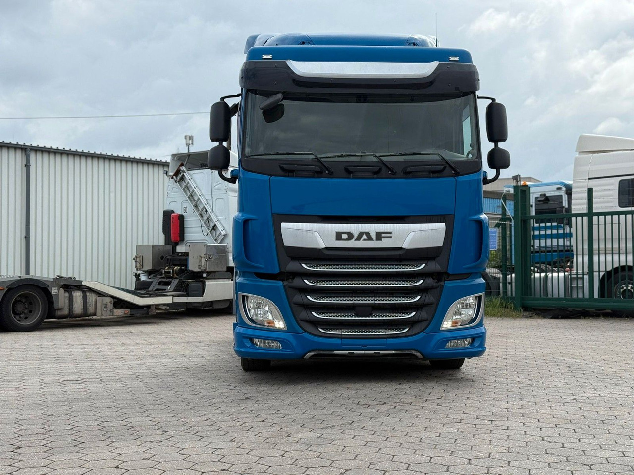 DAF XF 480 Low +Retarter+2xTank - Tractor: foto 2 DAF XF 480 Low +Retarter+2xTank - Tractor: foto 2