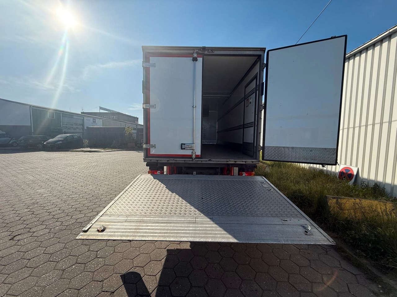 Volvo FL 42 R 240 +Thermoking T-880R+Kamera - Caminhão frigorífico: foto 4 Volvo FL 42 R 240 +Thermoking T-880R+Kamera - Caminhão frigorífico: foto 4