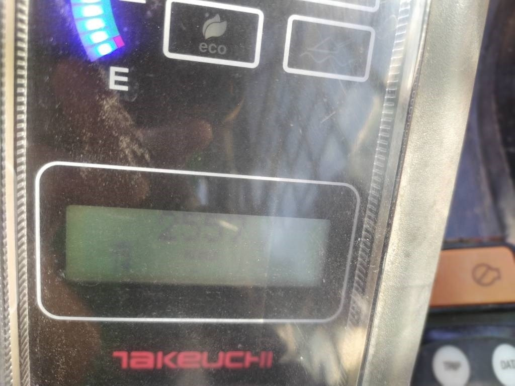 Takeuchi TL 8 - Mini carregadeira: foto 5 Takeuchi TL 8 - Mini carregadeira: foto 5
