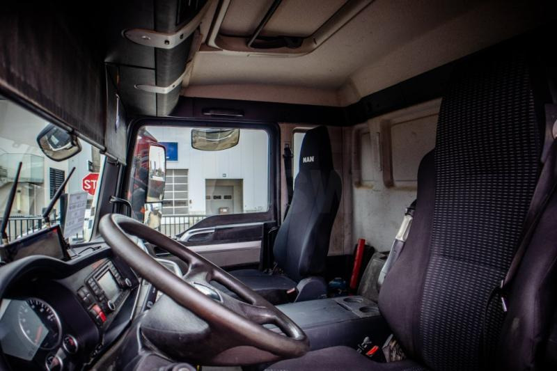 Caminhão betoneira MAN TGS 32.360 BB+E6+MIXER 9M³: foto 9