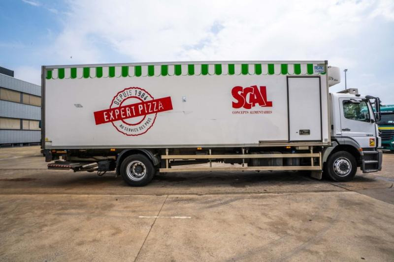 Mercedes AXOR 1824 +CARRIER SUPRA 950 Mt + HAYON - Caminhão frigorífico: foto 3 Mercedes AXOR 1824 +CARRIER SUPRA 950 Mt + HAYON - Caminhão frigorífico: foto 3