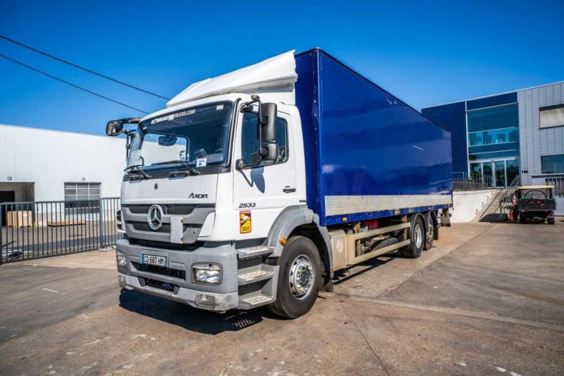Mercedes AXOR 2533 - Caminhão furgão: foto 1 Mercedes AXOR 2533 - Caminhão furgão: foto 1