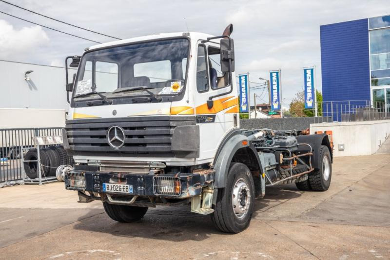 Mercedes SK 2024 HN - Caminhão polibenne: foto 1 Mercedes SK 2024 HN - Caminhão polibenne: foto 1