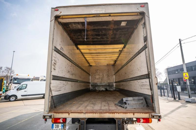 Caminhão furgão Renault MIDLUM 270 DXI (18t.): foto 6