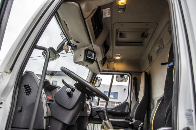 Renault PREMIUM 280 DXI + 13000L ( 4COMP. +SOURCE+DOME ) - Caminhão tanque: foto 5 Renault PREMIUM 280 DXI + 13000L ( 4COMP. +SOURCE+DOME ) - Caminhão tanque: foto 5