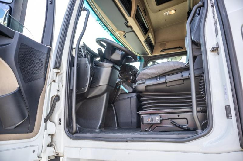 Tractor Mercedes ACTROS 1845 LS: foto 8 Tractor Mercedes ACTROS 1845 LS: foto 8