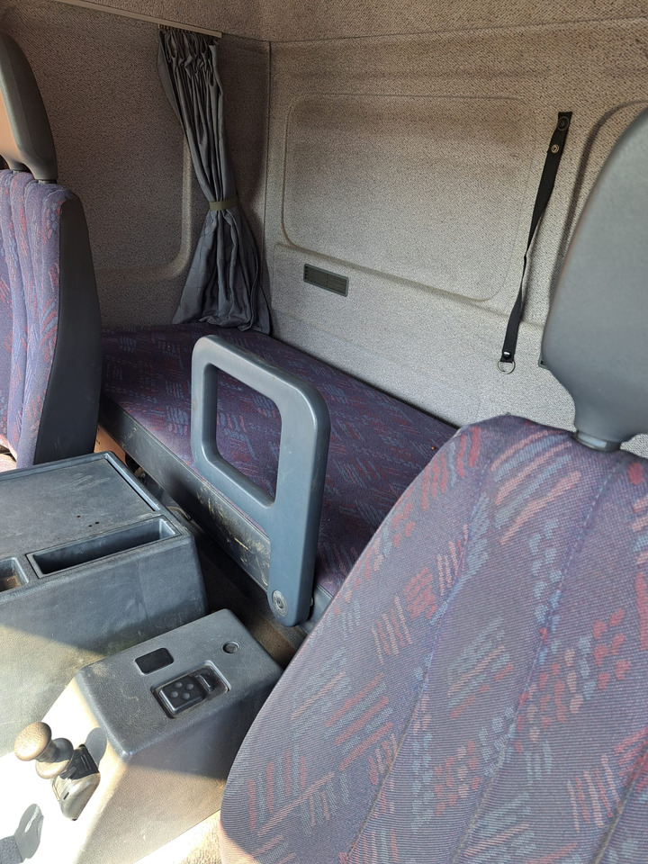 MERCEDES-BENZ 1823 - Caminhão transporte de veículos: foto 5 MERCEDES-BENZ 1823 - Caminhão transporte de veículos: foto 5