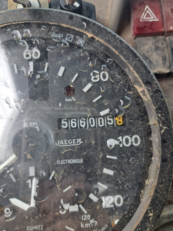 RENAULT - Camião de caixa aberta/ Plataforma: foto 4 RENAULT - Camião de caixa aberta/ Plataforma: foto 4