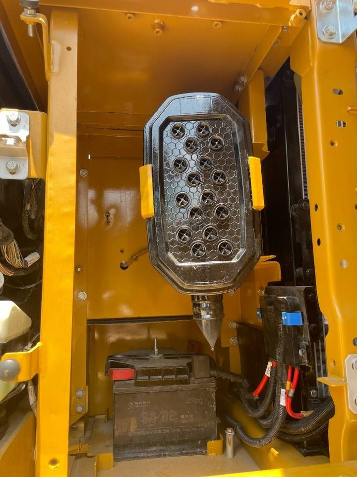 Escavadora de rastos CAT 320 GC: foto 8