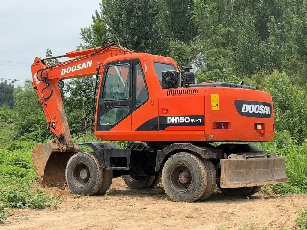 Doosan DH 150 W-7 - Escavadeira de rodas: foto 4 Doosan DH 150 W-7 - Escavadeira de rodas: foto 4